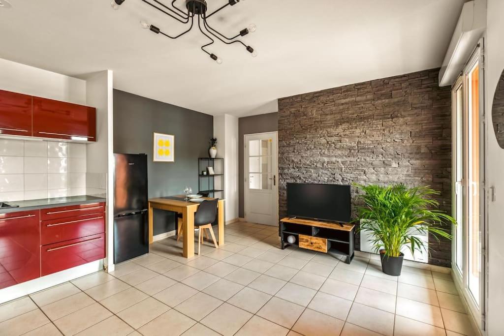 Apartamento T2 Paisible Vaise, Avec Parking Metro Direct Bellecour Lyon Exterior foto